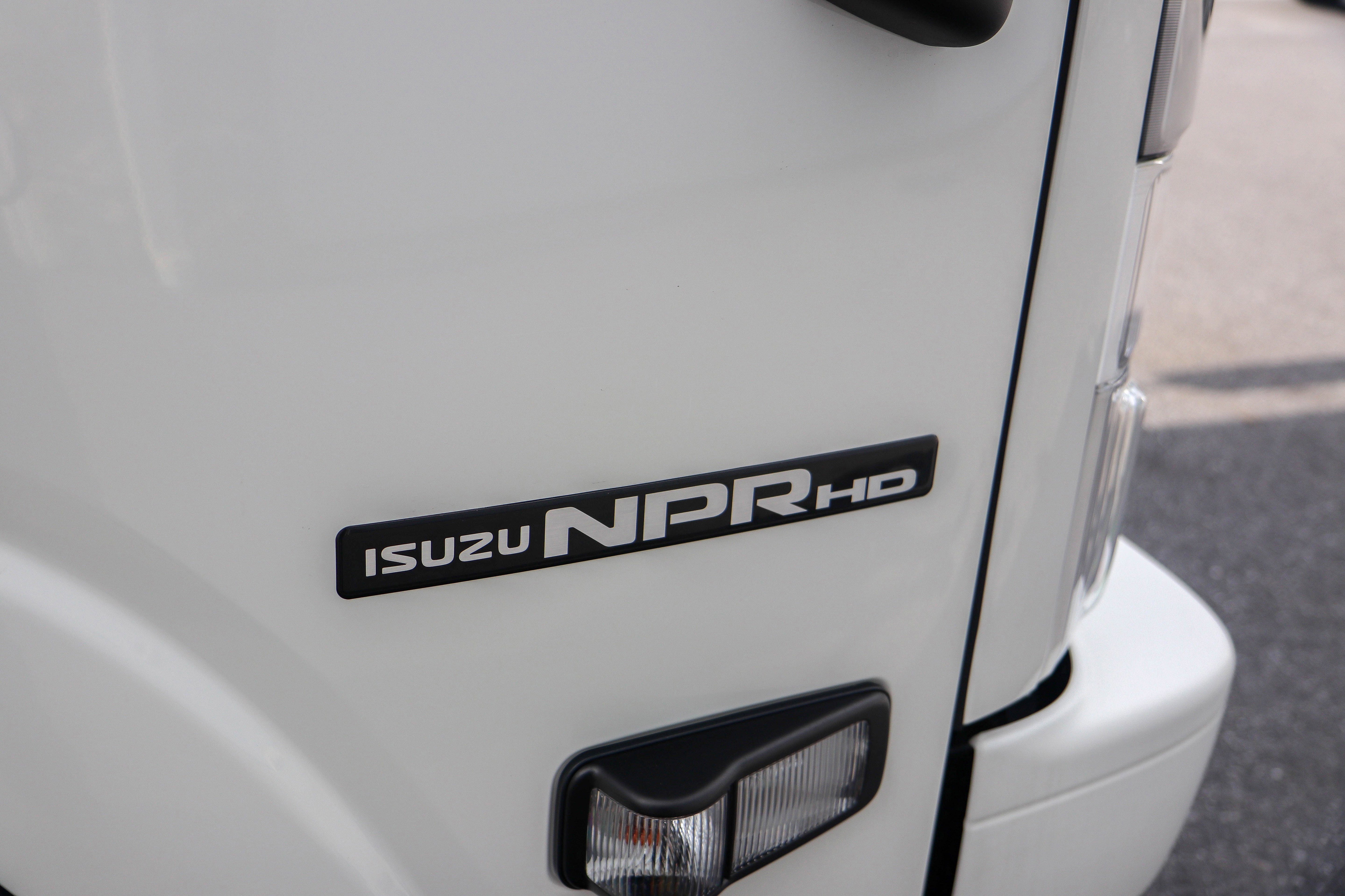Used 2024 Isuzu NPR image 33