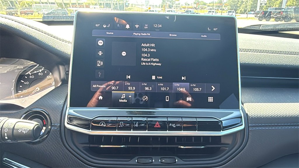 New 2026 Jeep Compass Limited image 24