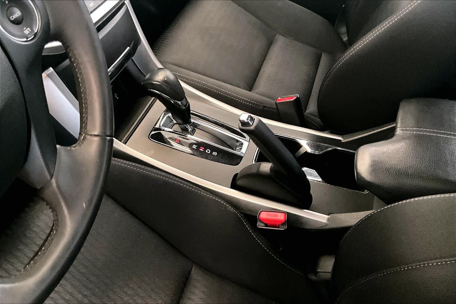 Used 2015 Honda Accord Sport image 15