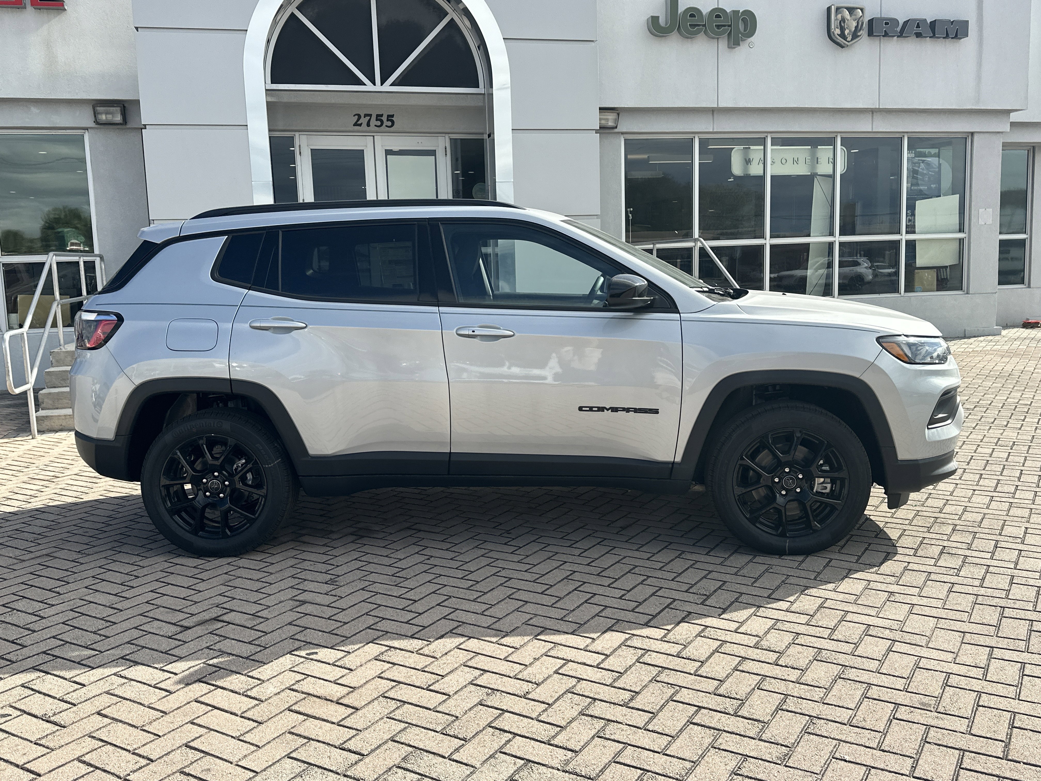 New 2026 Jeep Compass Latitude image 6