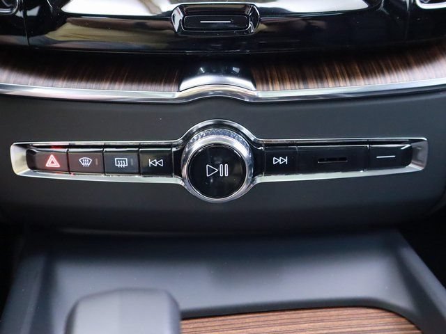 Used 2024 Volvo XC60 T8 Plus w/ Climate Package AWD/4WD image 23