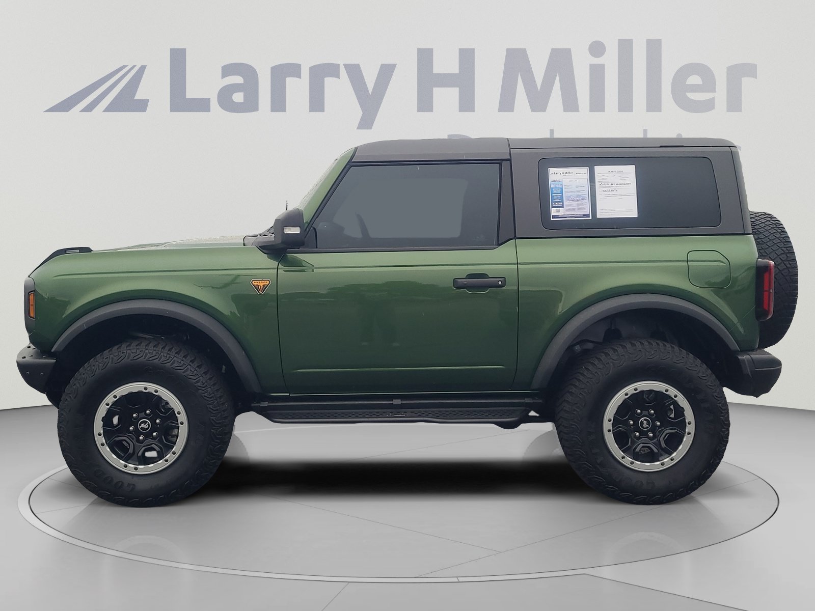 Certified 2023 Ford Bronco Badlands w/ Sasquatch Package AWD/4WD image 2