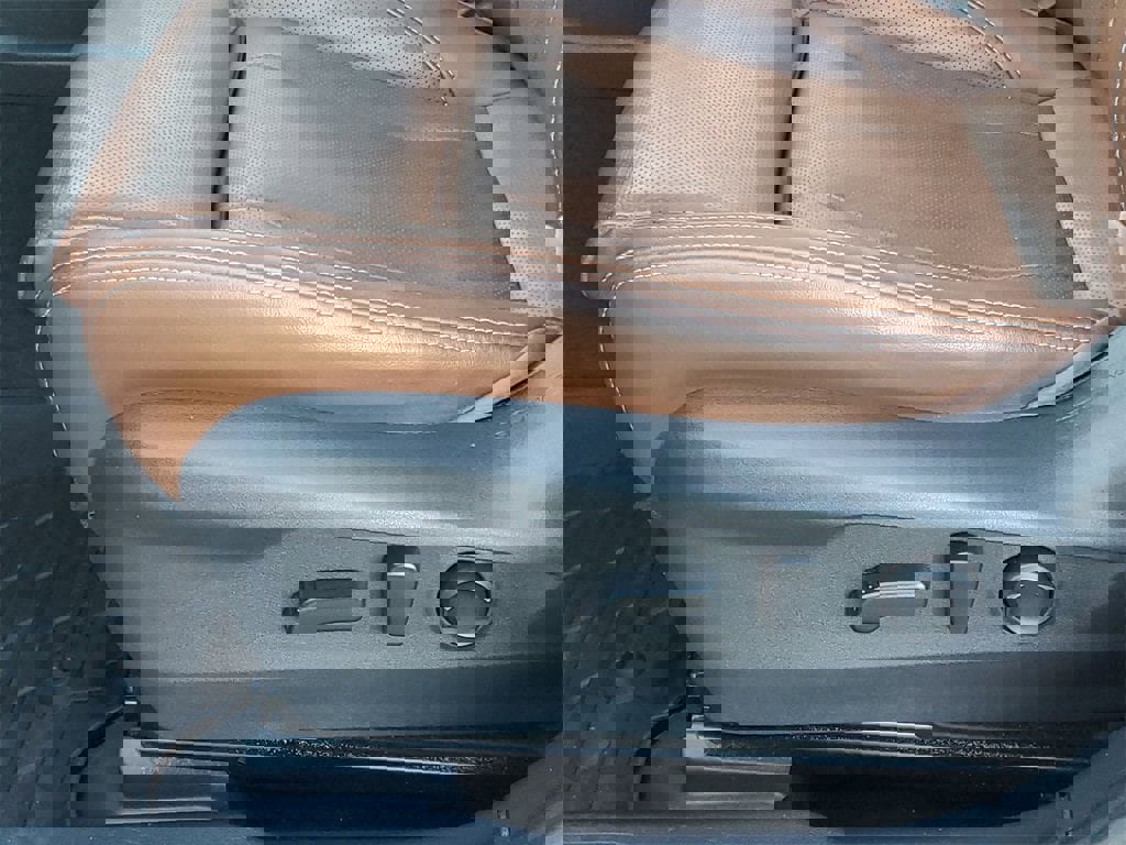 Used 2020 Subaru Outback Touring image 36