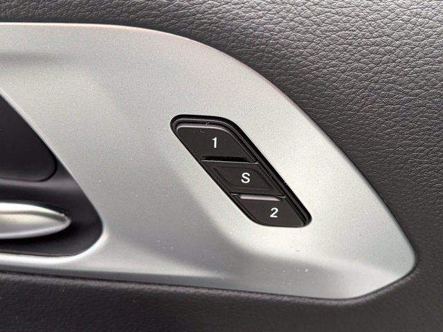 New 2026 Chrysler Pacifica Limited FWD image 14