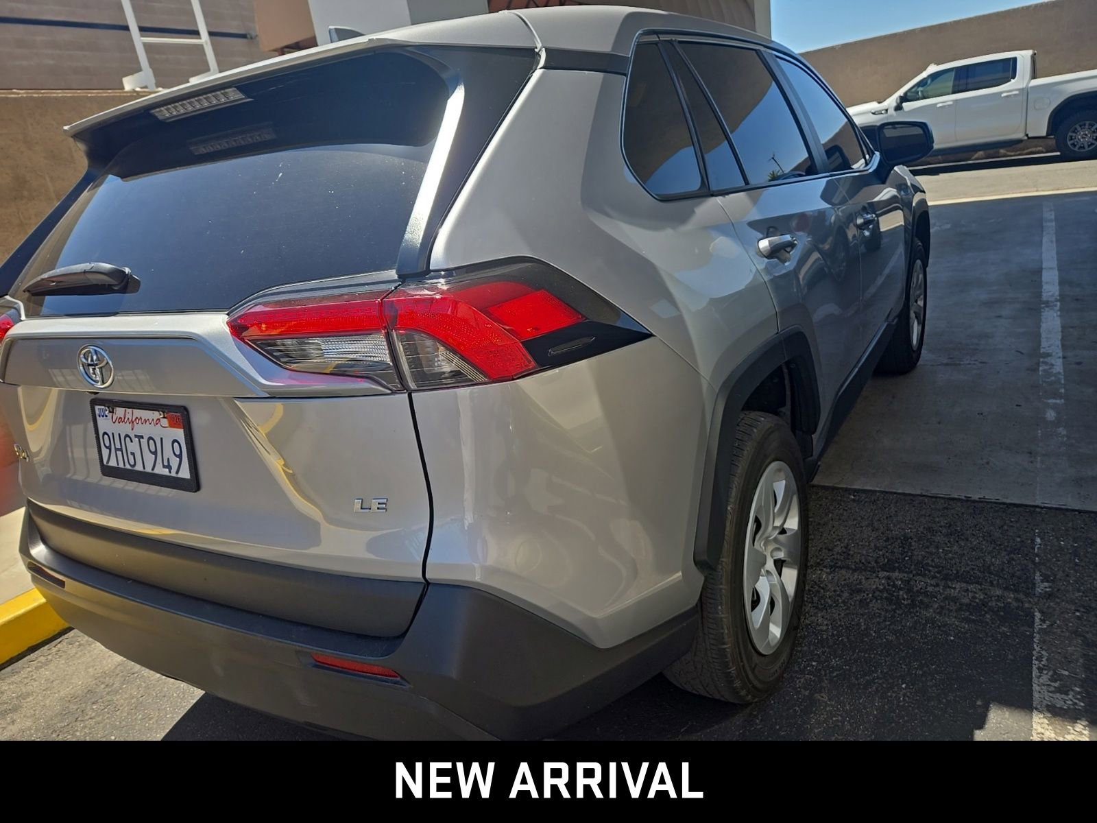 Used 2023 Toyota RAV4 LE FWD image 4