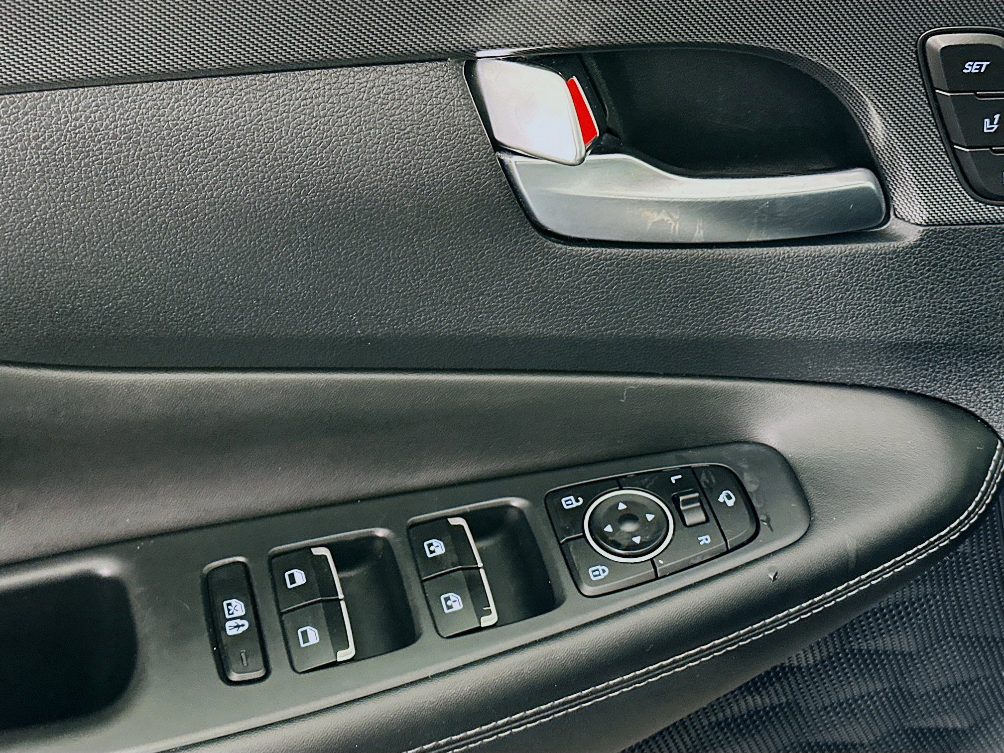 Used 2023 Hyundai Santa Fe Limited image 15