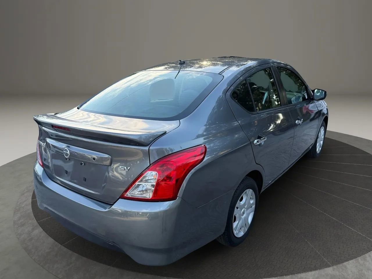 Used 2019 Nissan Versa SV image 5