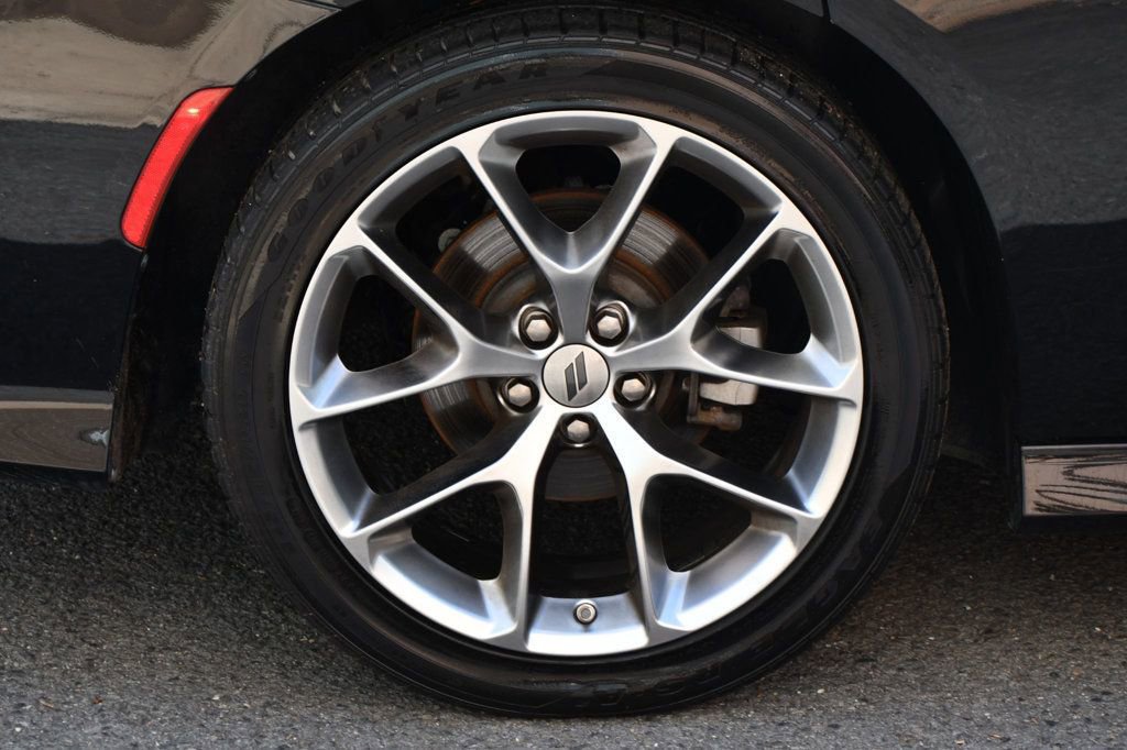 Used 2022 Dodge Charger GT image 9