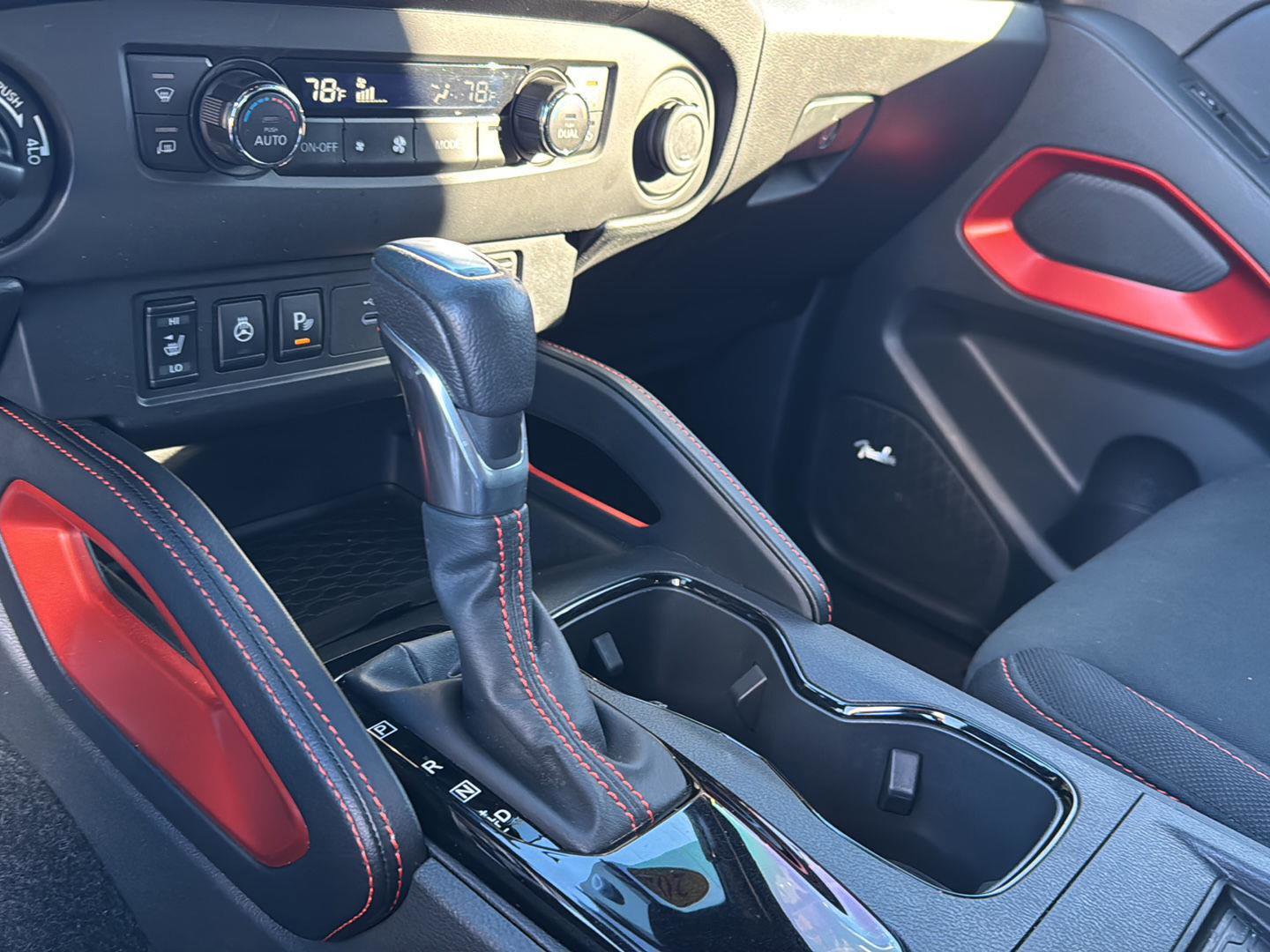 Used 2024 Nissan Frontier PRO-4X w/ Pro Convenience Package image 25