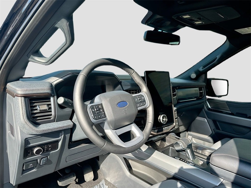 Used 2025 Ford F150 Lightning Lariat image 9