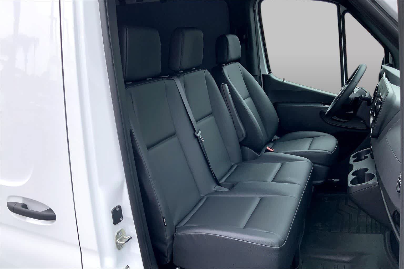 Used 2025 Mercedes-Benz Sprinter 2500 image 8