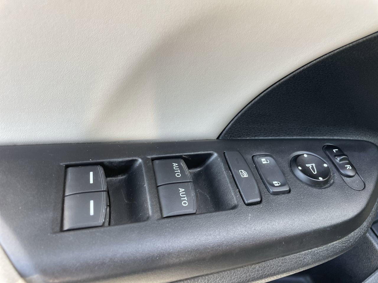 Used 2020 Honda Insight Touring image 17
