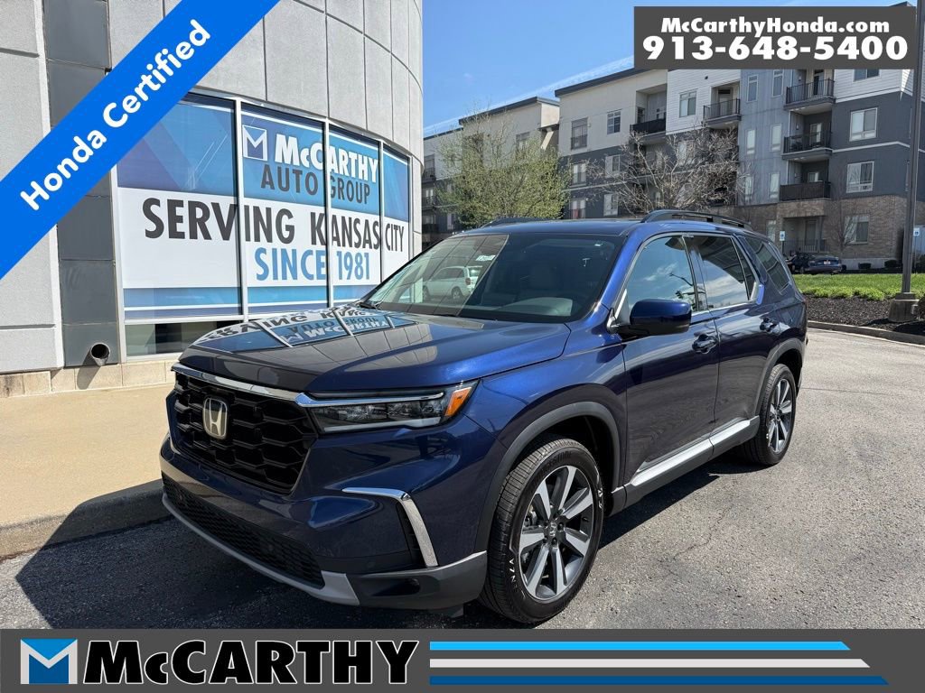 Used 2025 Honda Pilot Touring image 1