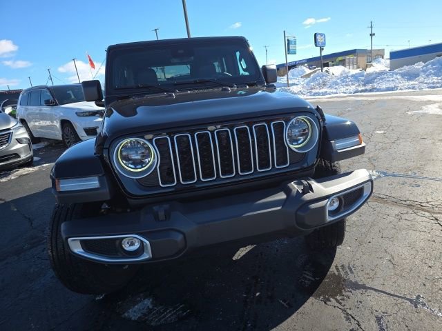 Used 2025 Jeep Wrangler Unlimited Sahara w/ Safety Group image 9