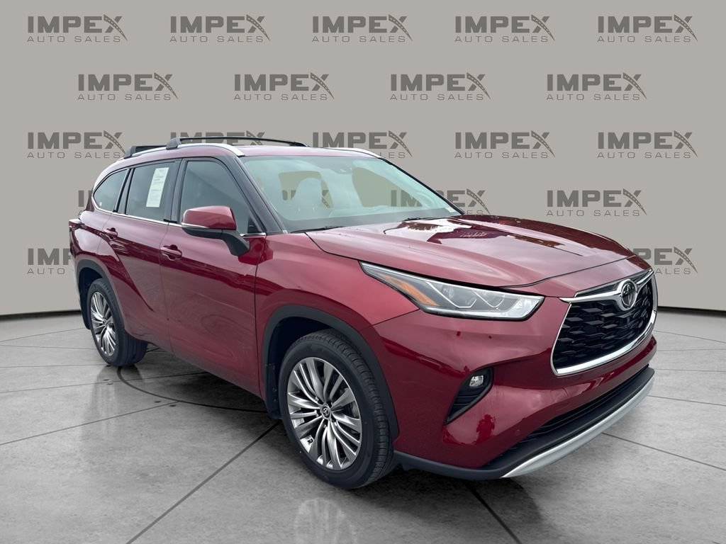 Used 2021 Toyota Highlander Platinum FWD image 4