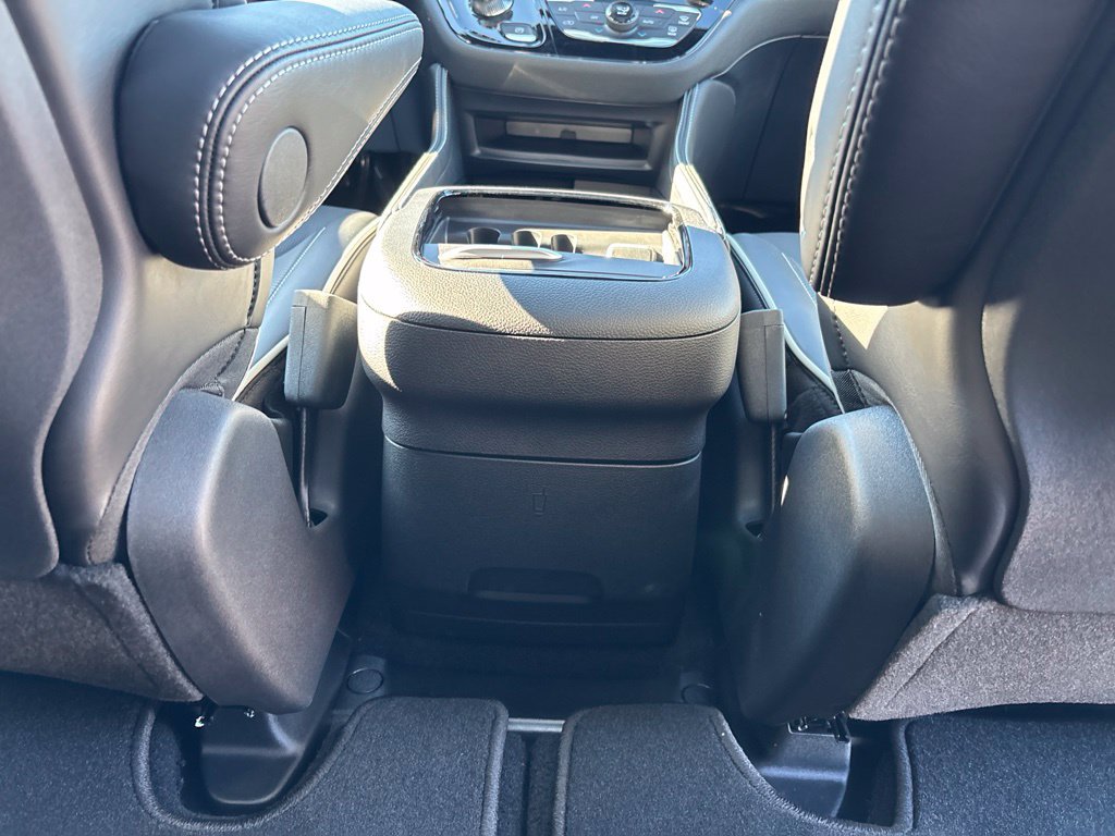 New 2027 Chrysler Pacifica Limited FWD image 23
