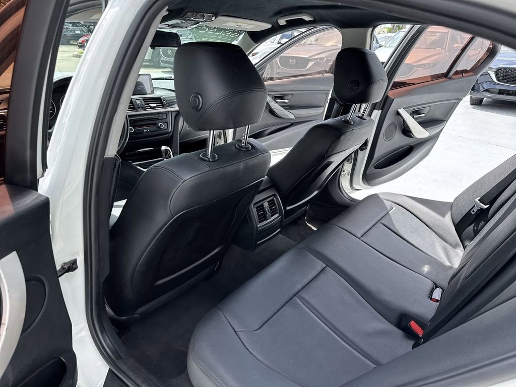 Used 2015 BMW 320i Sedan RWD image 34