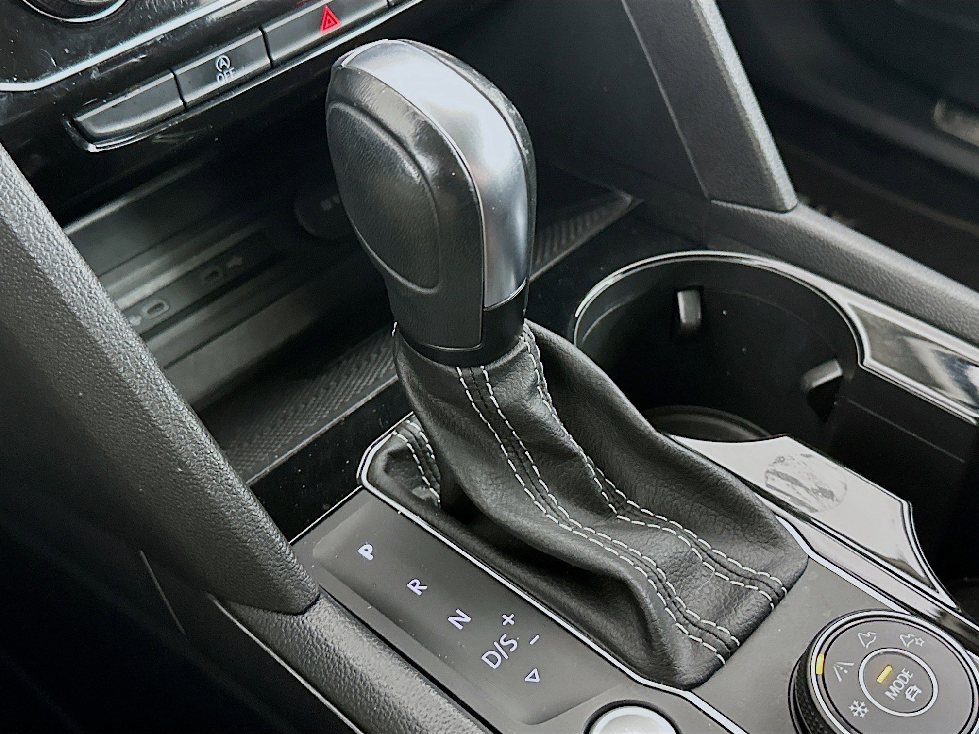 Used 2023 Volkswagen Atlas SE image 24