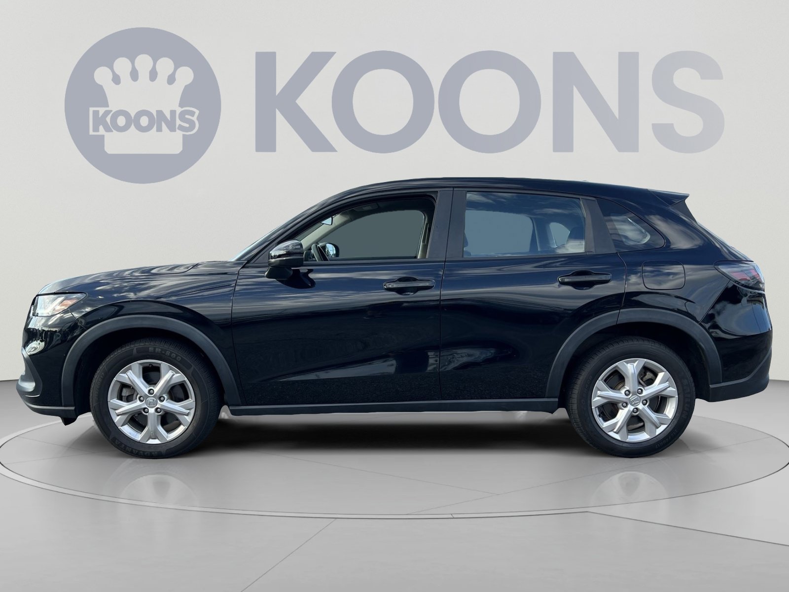 Used 2023 Honda HR-V LX image 2