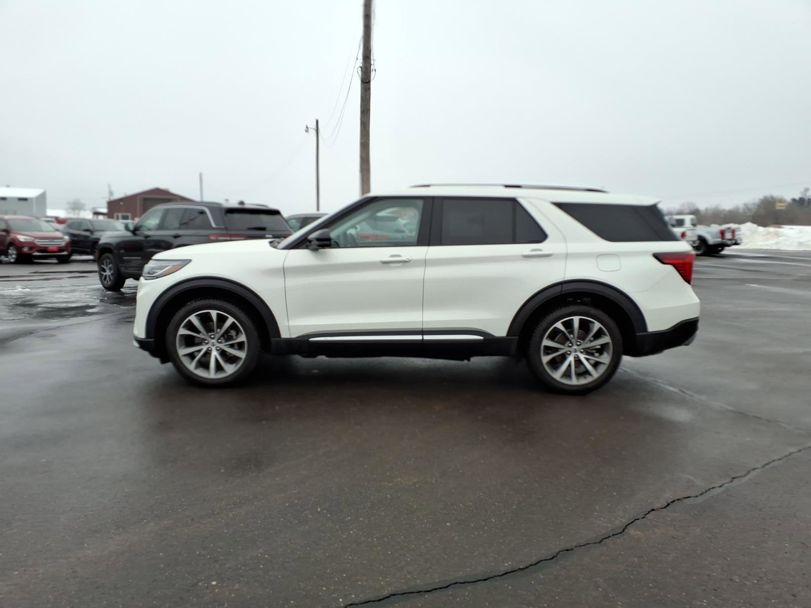 Used 2025 Ford Explorer Platinum w/ Ultimate Package image 2