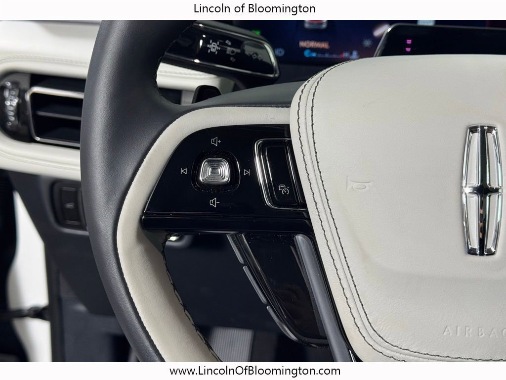 New 2026 Lincoln Aviator AWD image 29