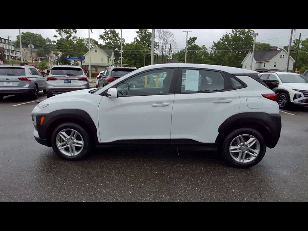 Certified 2021 Hyundai Kona SE w/ Cargo Package AWD/4WD image 5