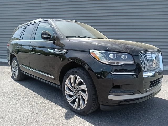 Used 2024 Lincoln Navigator Reserve AWD/4WD image 1