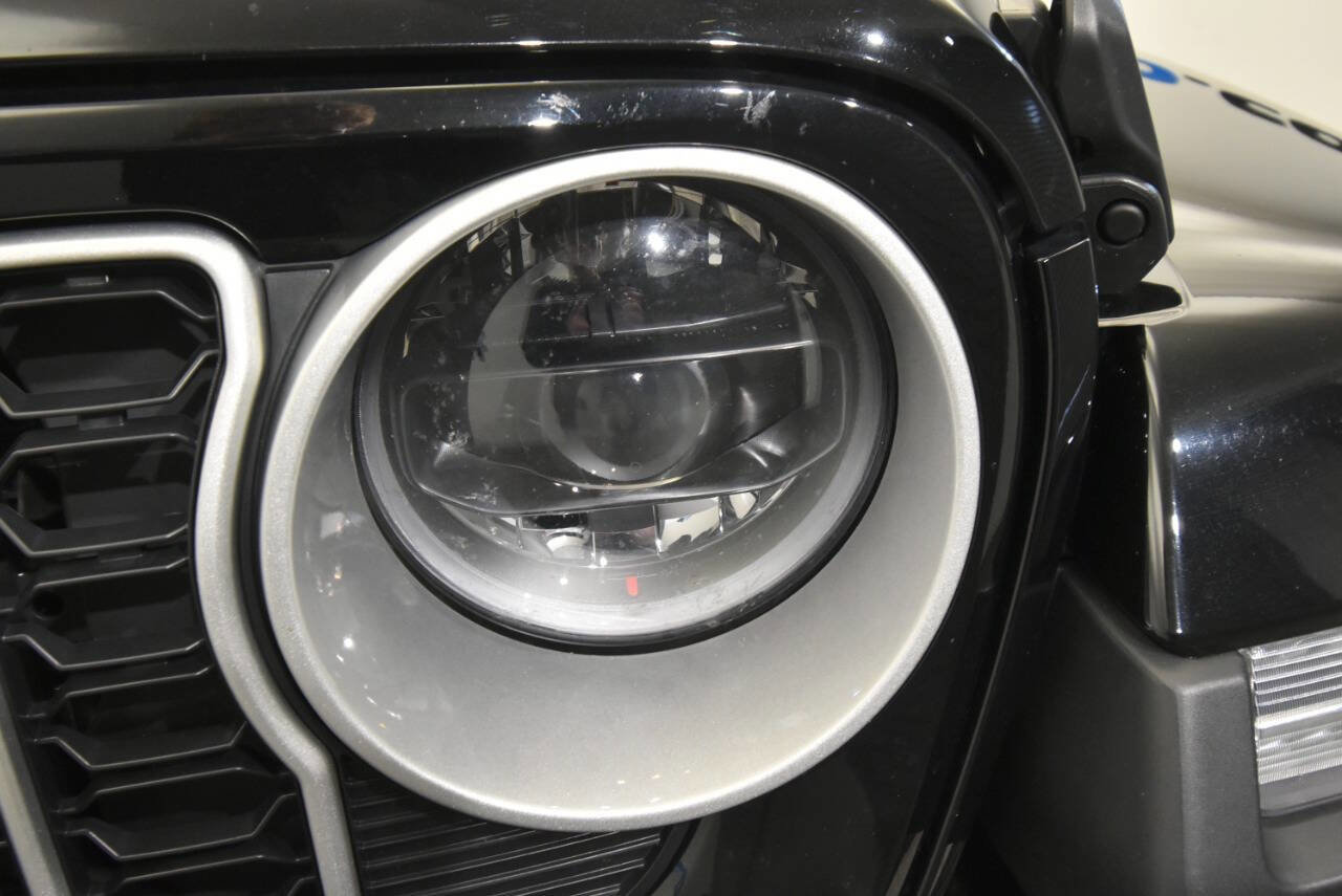 Used 2025 Jeep Wrangler Unlimited Sahara image 9