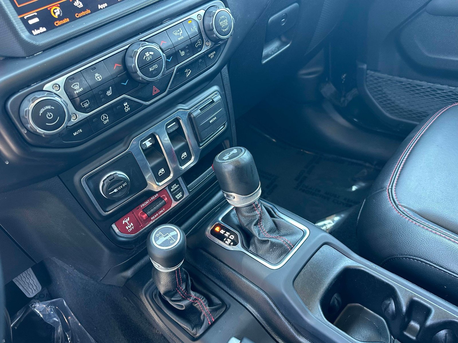 Used 2021 Jeep Wrangler Rubicon AWD/4WD image 13