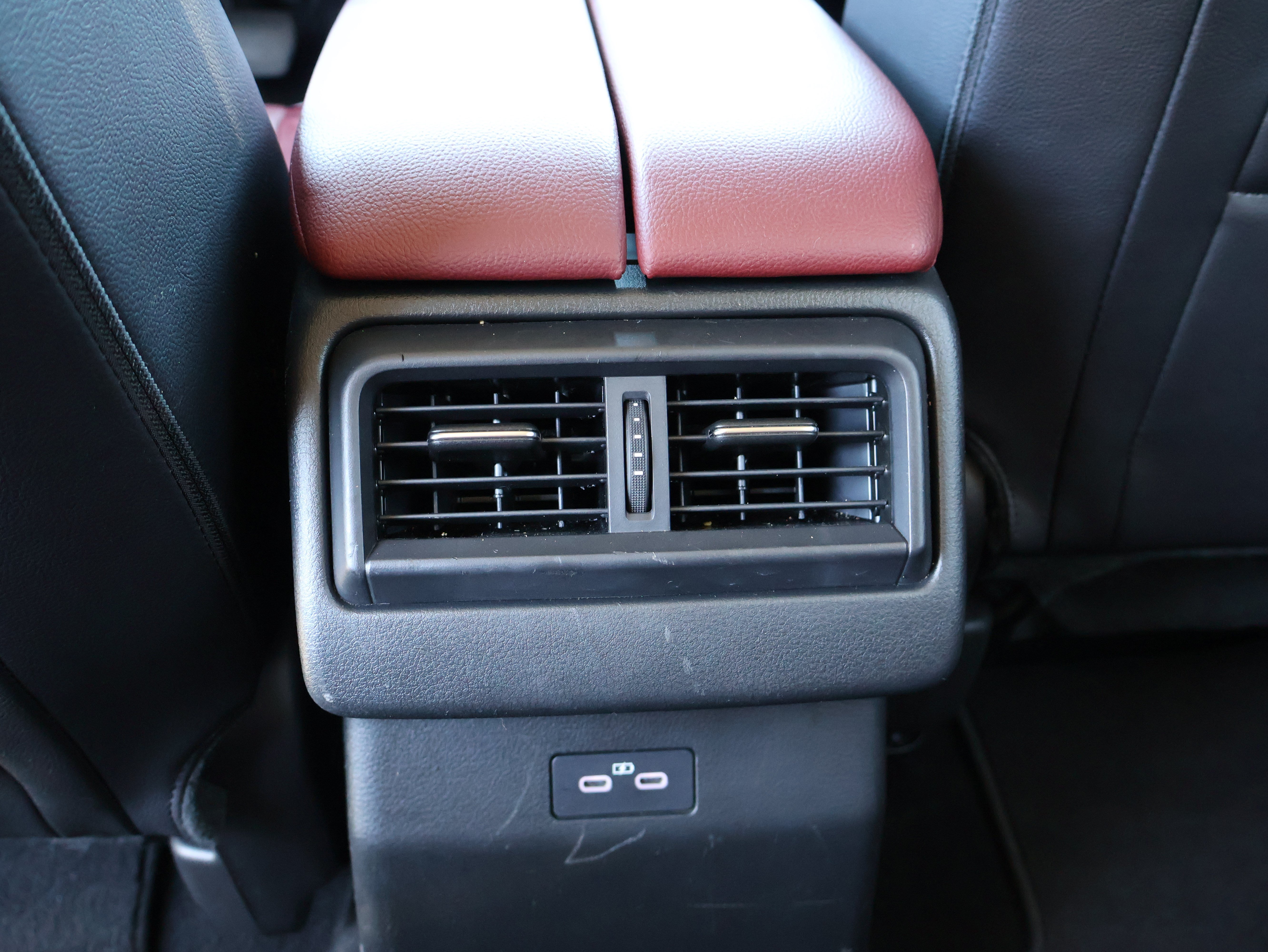 Used 2025 MAZDA CX-50 AWD 2.5 Hybrid w/ Premium Pkg image 12