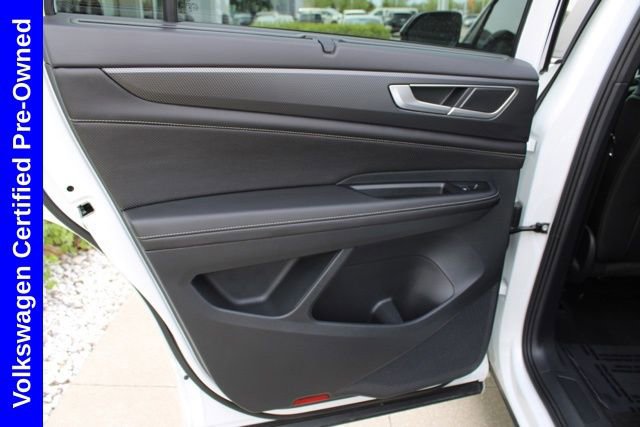 Used 2025 Volkswagen Atlas Cross Sport SEL R-Line AWD/4WD image 27