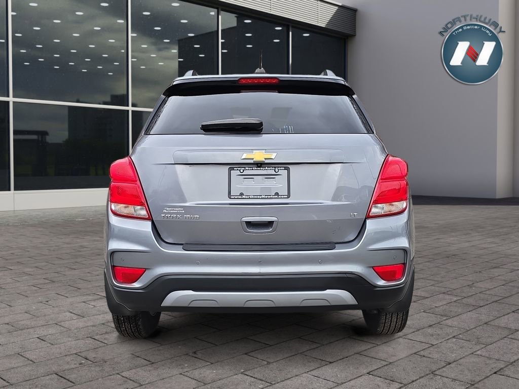 Used 2020 Chevrolet Trax LT w/ Driver Confidence Package image 4