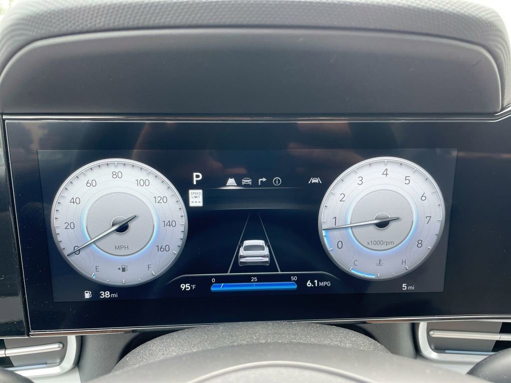 New 2025 Hyundai Elantra Limited image 40