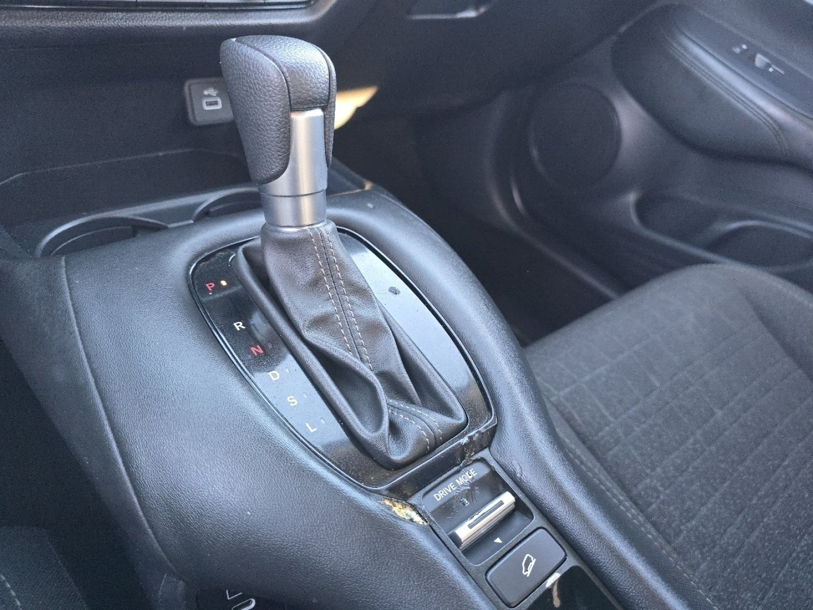 Used 2025 Honda HR-V LX image 33