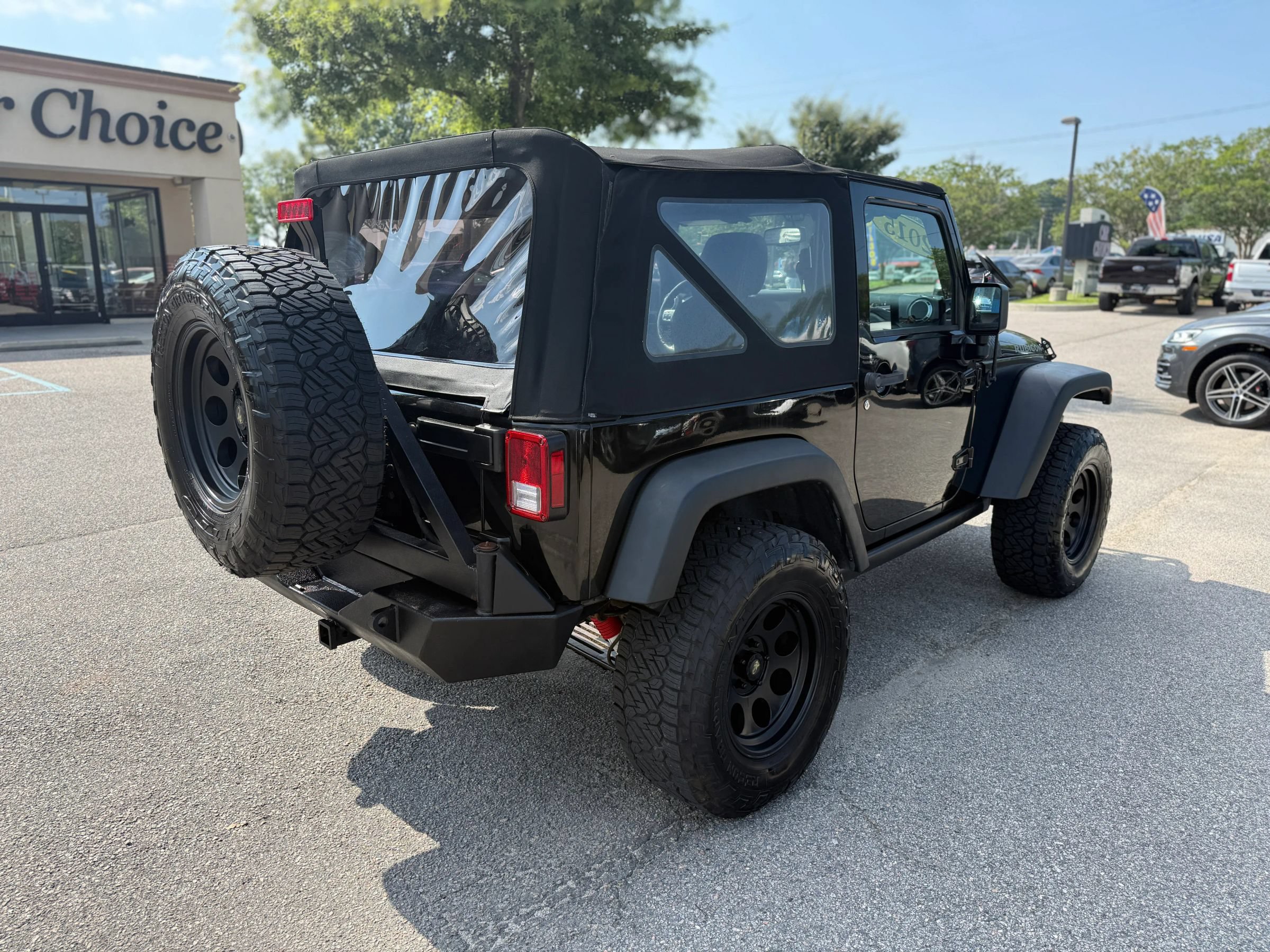 Used 2015 Jeep Wrangler Rubicon w/ Power Convenience Group AWD/4WD image 8