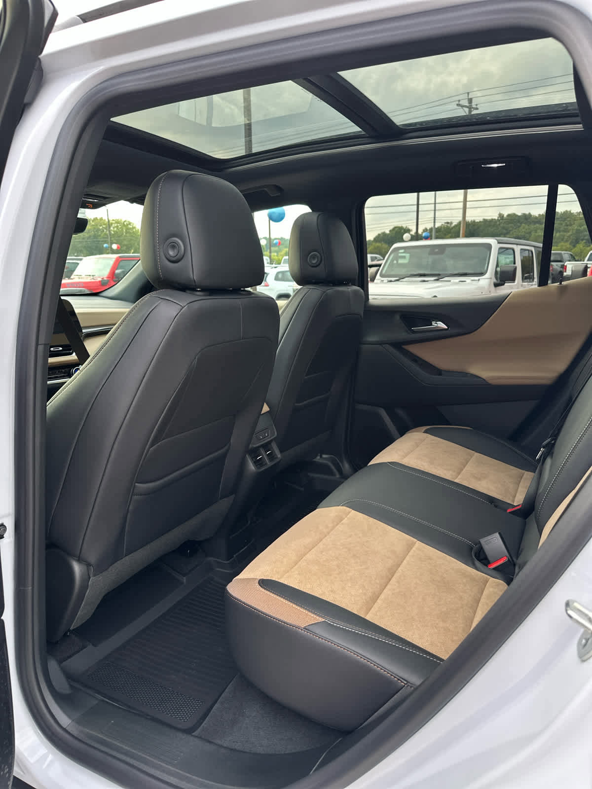New 2026 Chevrolet Equinox ACTIV w/ Convenience Package III image 12