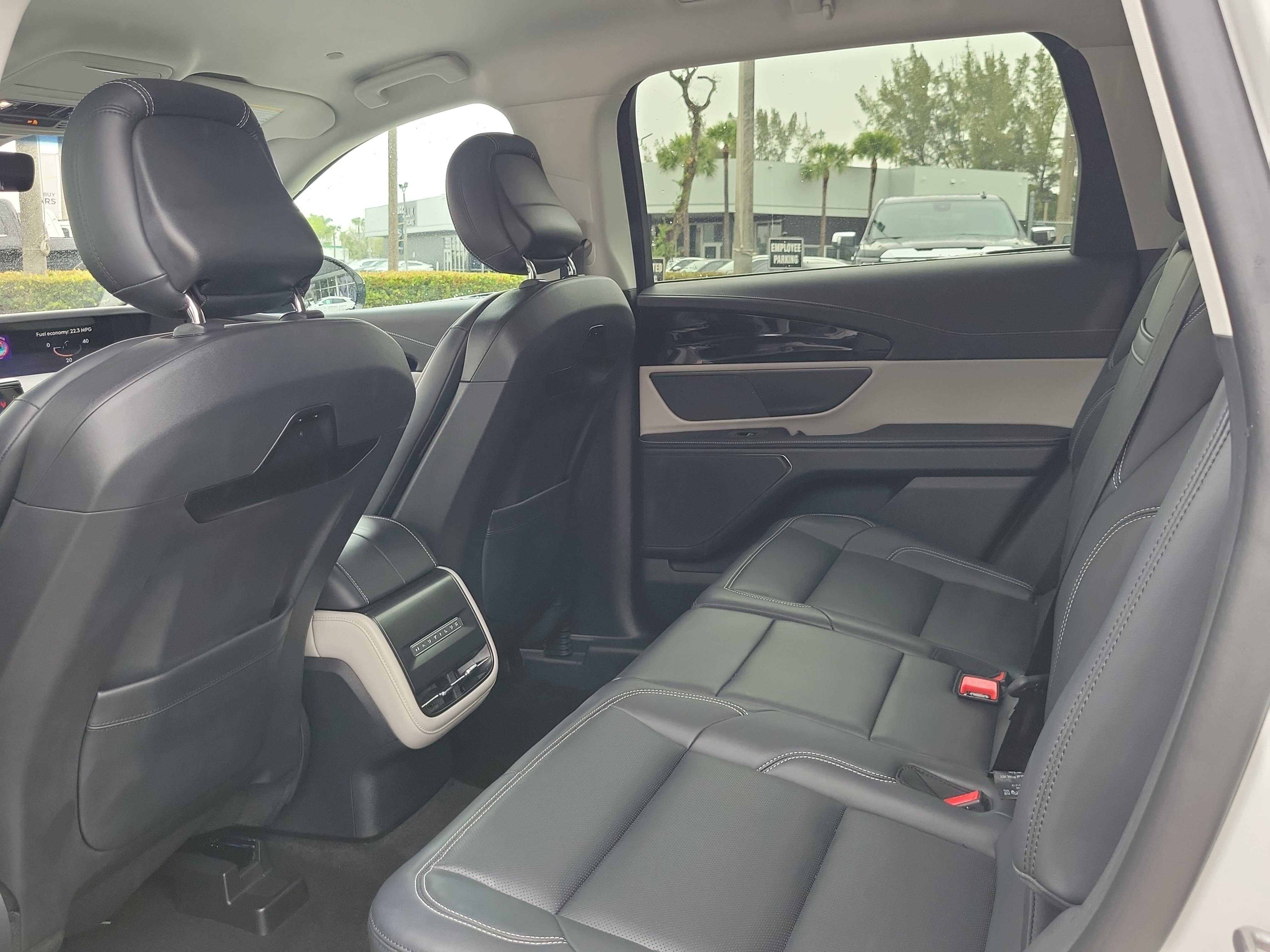 Used 2024 Lincoln Nautilus Premier AWD/4WD image 13