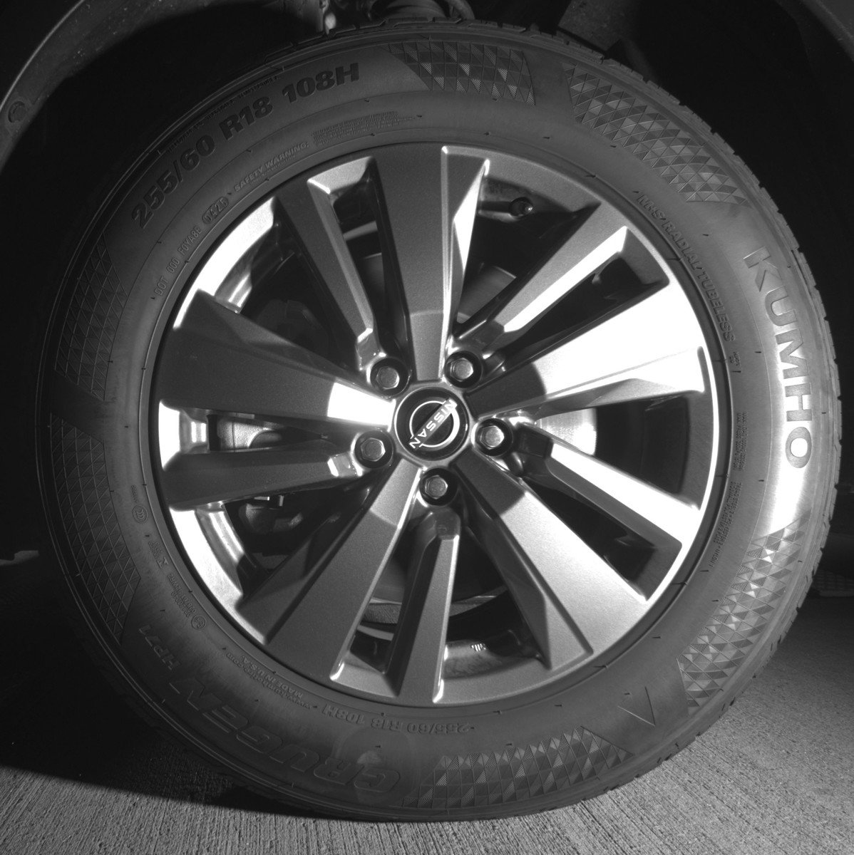 Used 2025 Nissan Pathfinder SV image 12