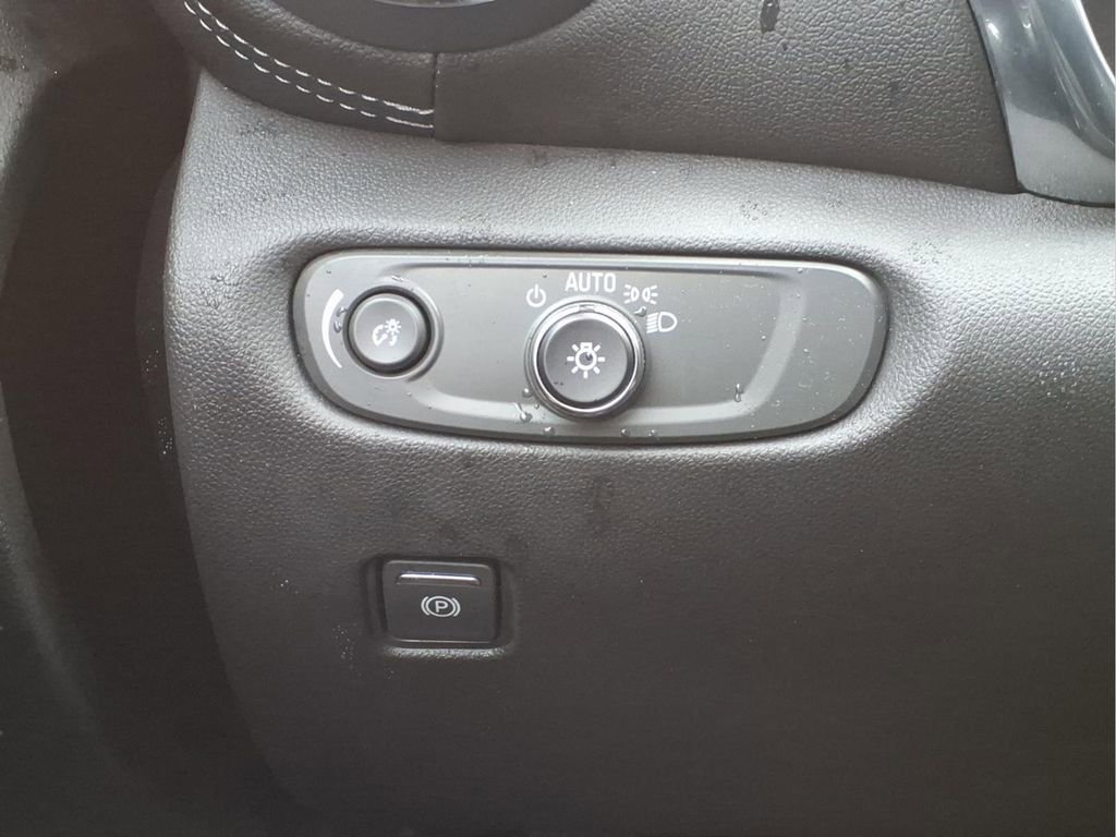 Used 2023 Chevrolet Blazer LT w/ Driver Confidence Package image 18