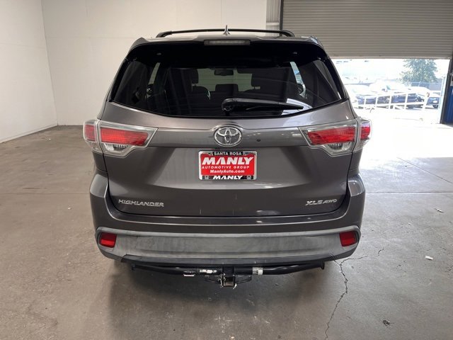 Used 2015 Toyota Highlander XLE image 3