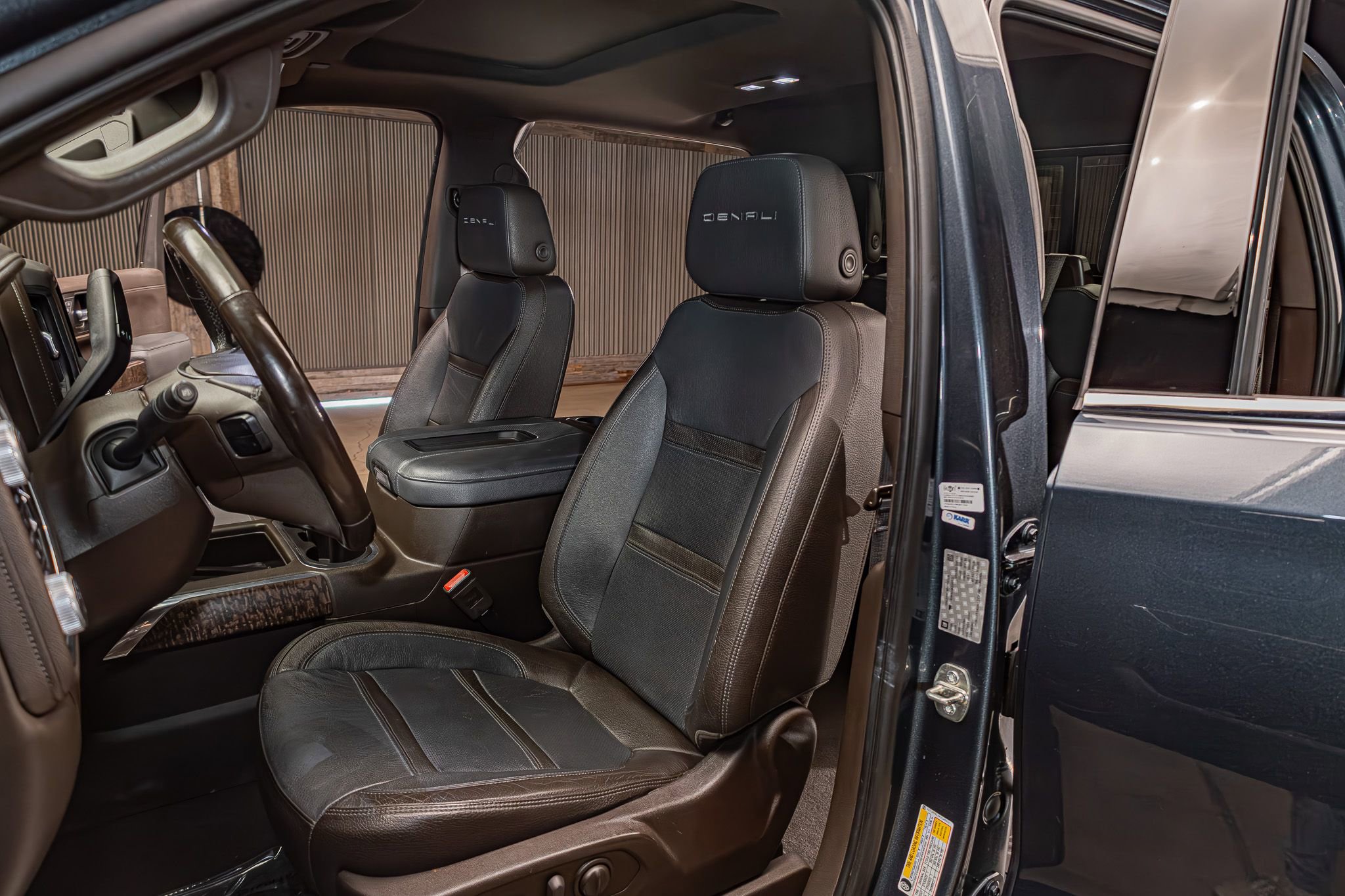 Used 2019 GMC Sierra 1500 Denali w/ Denali Ultimate Package AWD/4WD image 21