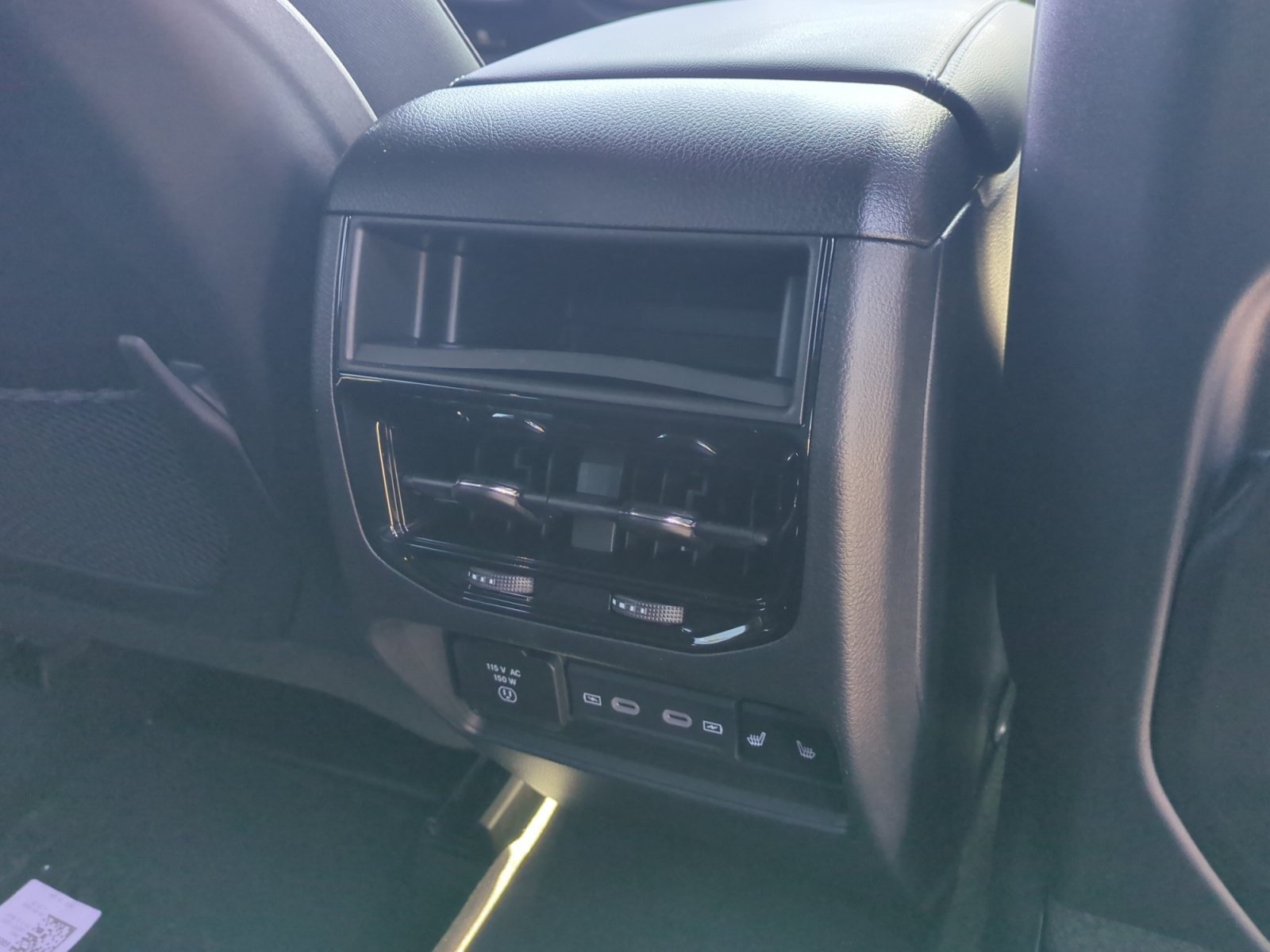 New 2026 Jeep Grand Cherokee Limited w/ Luxury Tech Group II AWD/4WD image 32