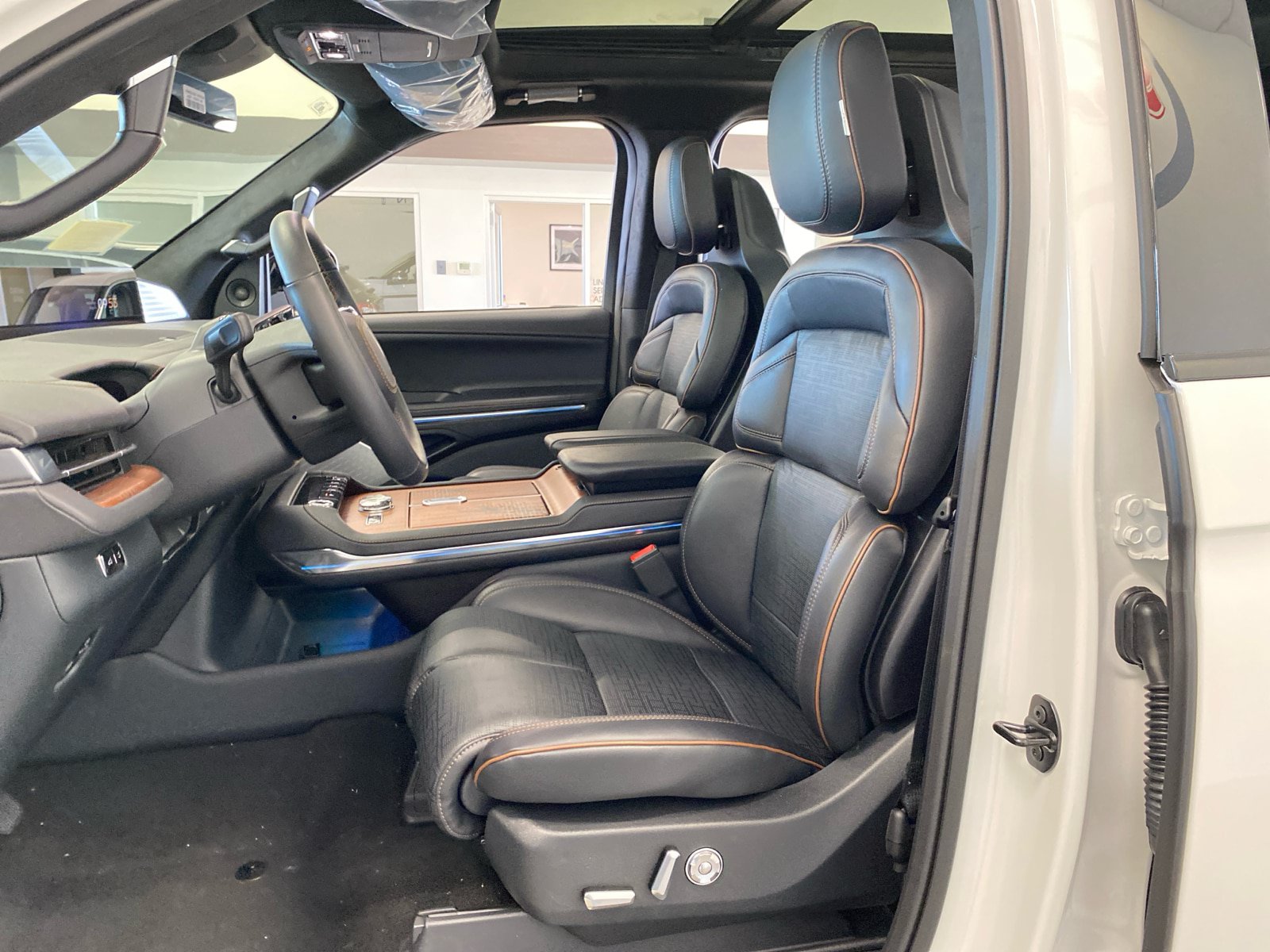 New 2026 Lincoln Navigator Black Label AWD/4WD image 20