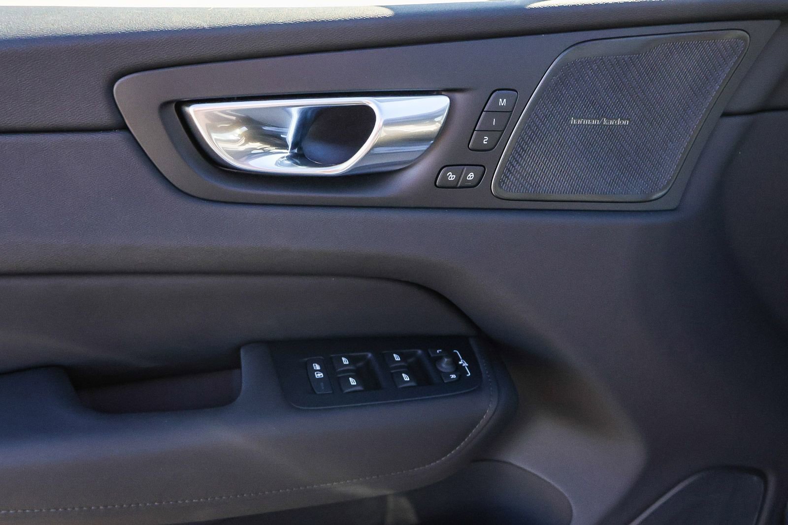 New 2026 Volvo XC60 B5 Ultra w/ Climate Package PRO image 31