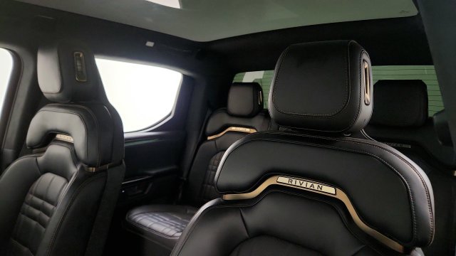 Used 2026 Rivian R1T Premium Tri AWD/4WD image 47