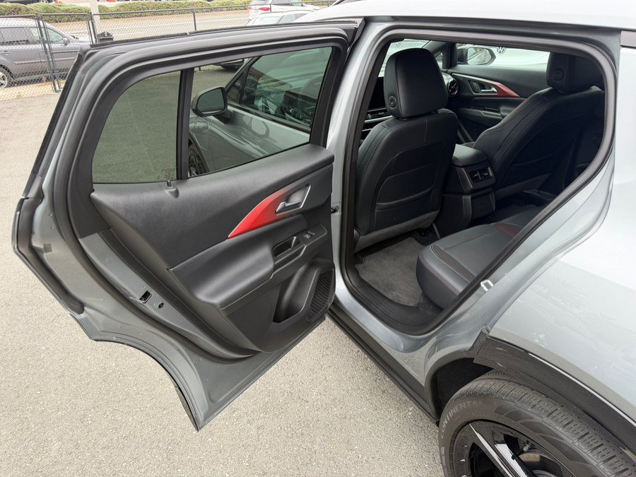 Used 2024 Chevrolet Equinox EV RS FWD image 43