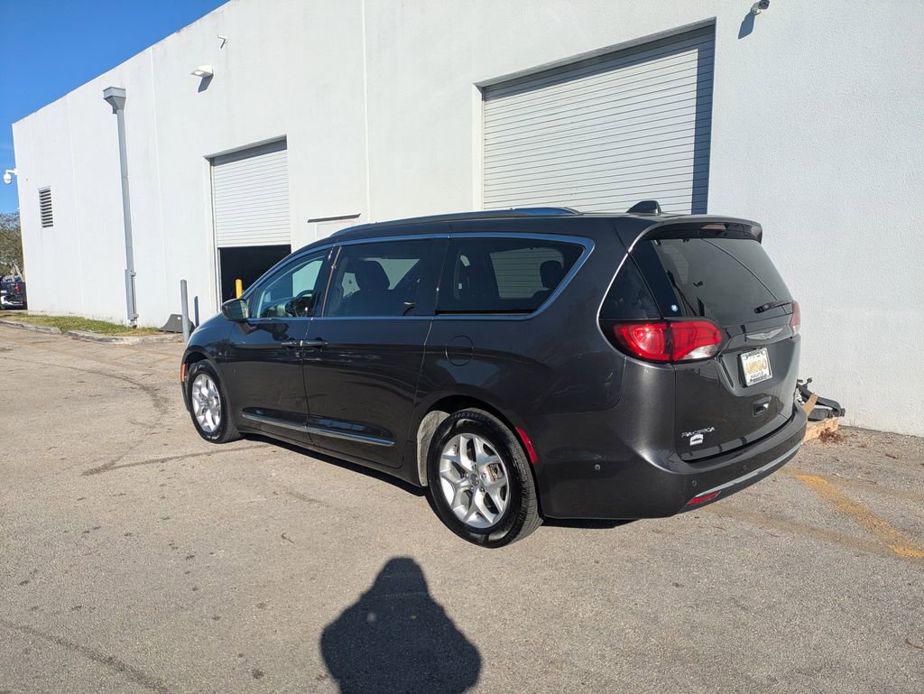 Used 2020 Chrysler Pacifica Touring-L Plus w/ Tire & Wheel Group image 8