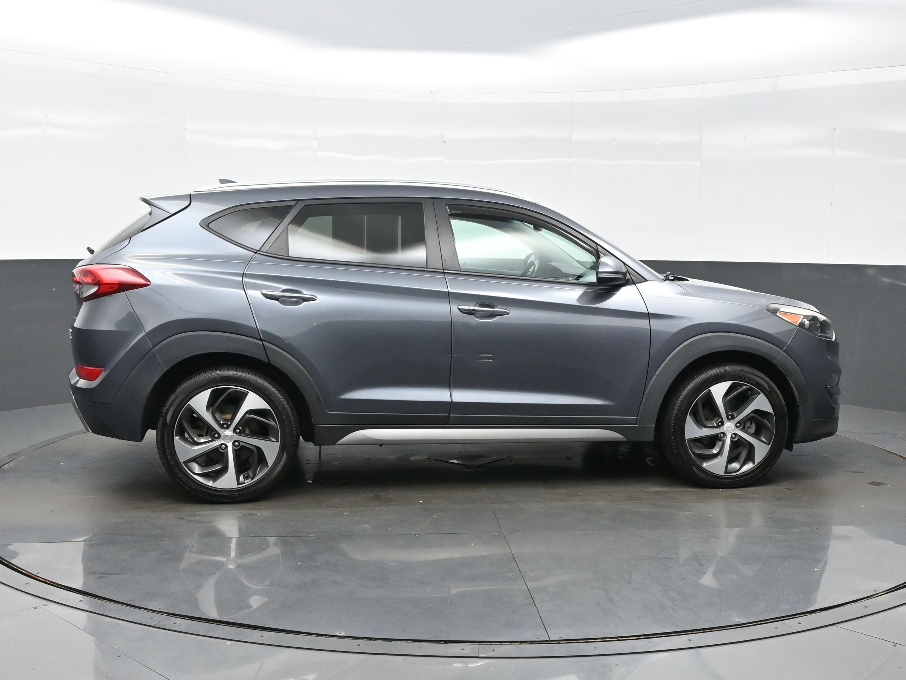 Used 2017 Hyundai Tucson Limited w/ Cargo Package AWD/4WD image 7