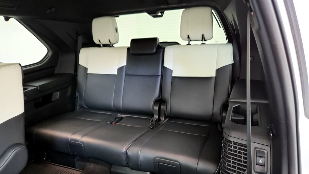 Used 2024 Toyota Sequoia Capstone AWD/4WD image 20