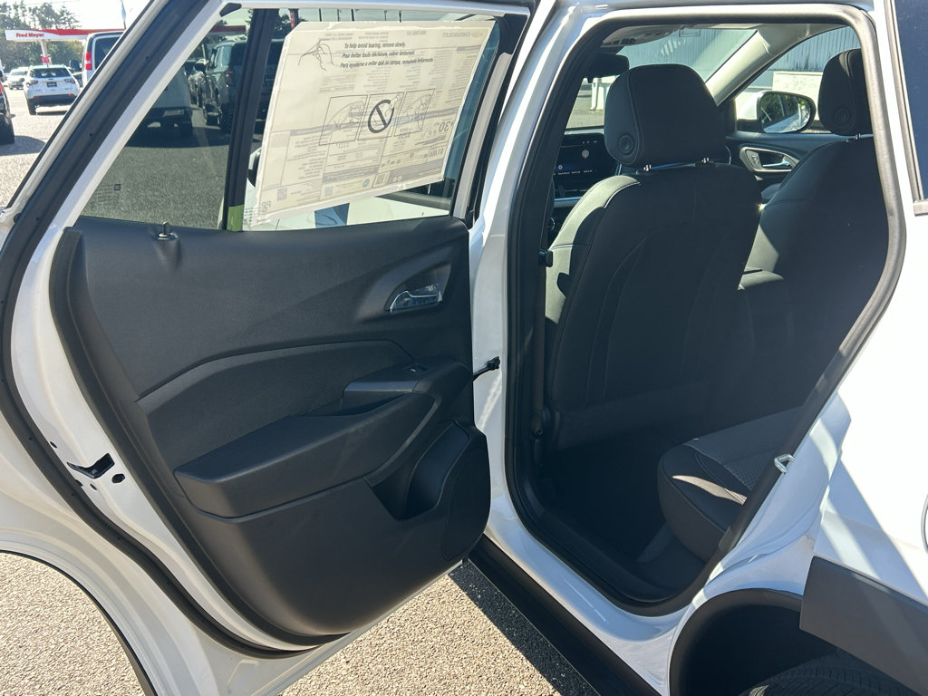 New 2026 Chevrolet Trax LT w/ Sunroof Package FWD image 30